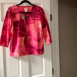 NWT- Chico’s raspberry scoop top 3/4 sleeve, size 0